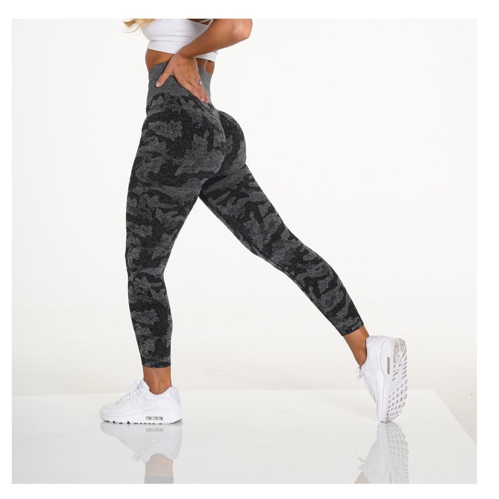 NVGTN black camo seamless leggings
